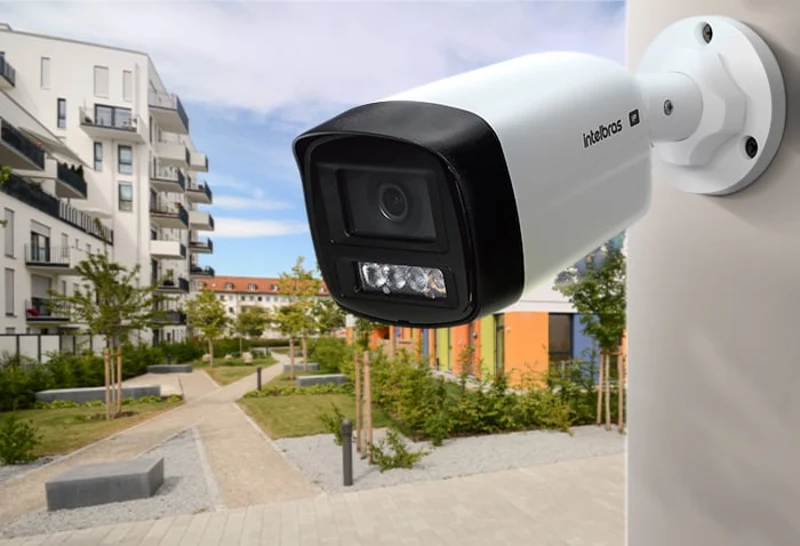 Câmera Intelbras VIP 1230 FC+ em destaque